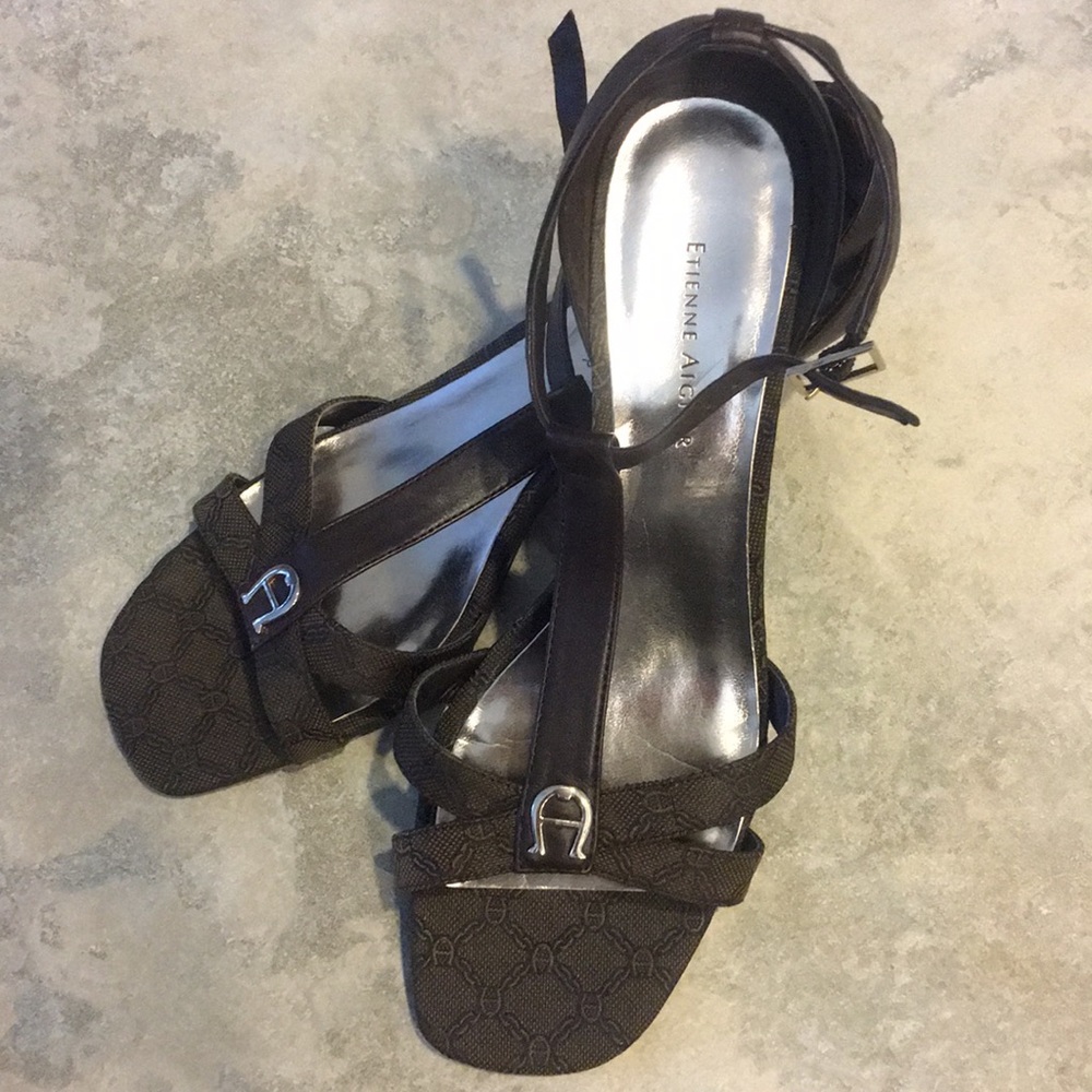 Signature Etienne Aigner Heels